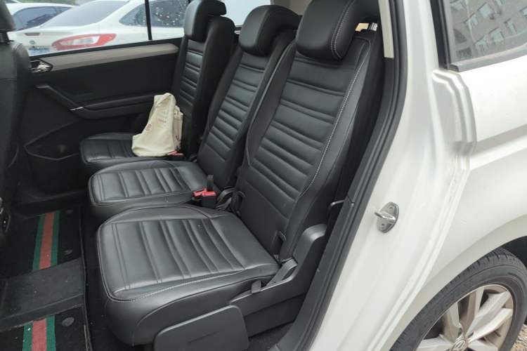 Used Volkswagen Touran 2016 Volkswagen Touran L 280TSI DSG Comfort Edition Left Rear Seat
