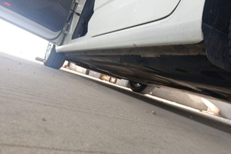 Used Volkswagen Touran 2016 Volkswagen Touran L 280TSI DSG Comfort Edition Left Side Sill