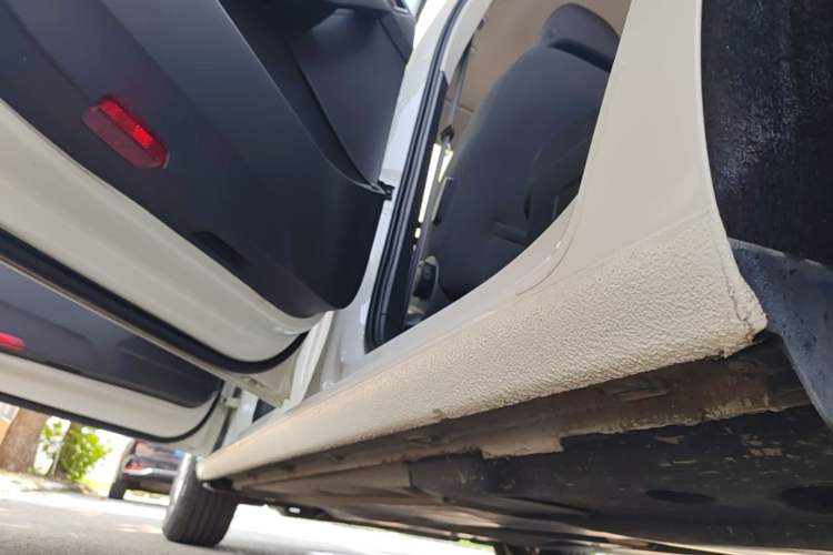 Used Volkswagen Touran 2016 Volkswagen Touran L 280TSI Manual Trend Edition Left Side Sill