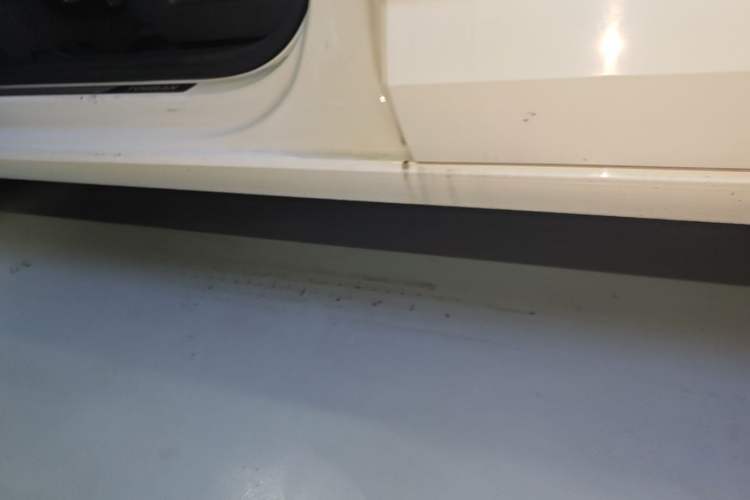Used Volkswagen Touran 2016 Volkswagen Touran L 280TSI DSG Comfort Edition Left Side Sill