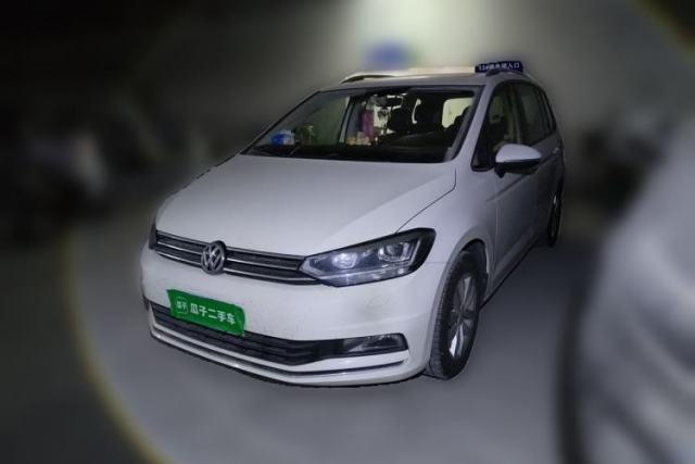 Ojetý Volkswagen Touran 2016 Volkswagen Touran L 280TSI DSG Comfort Edition