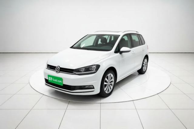 Ojetý Volkswagen Touran 2016 Volkswagen Touran L 280TSI DSG Comfort Edition