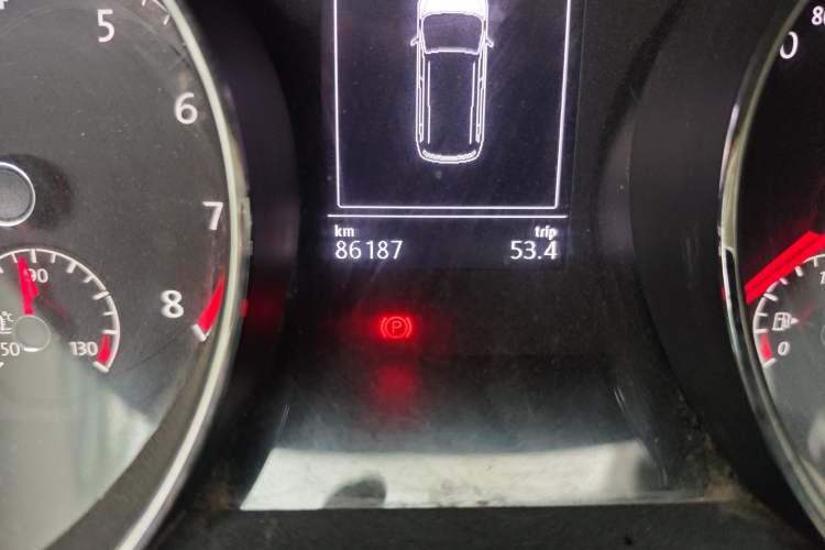 Used Volkswagen Touran 2016 Volkswagen Touran L 280TSI DSG Comfort Edition Odometer Close Up