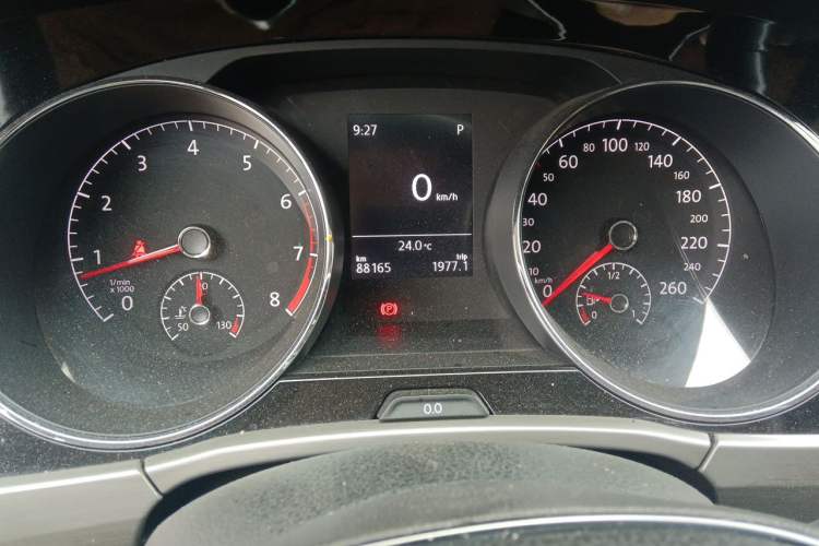 Used Volkswagen Touran 2016 Volkswagen Touran L 280TSI DSG Comfort Edition Odometer Close Up