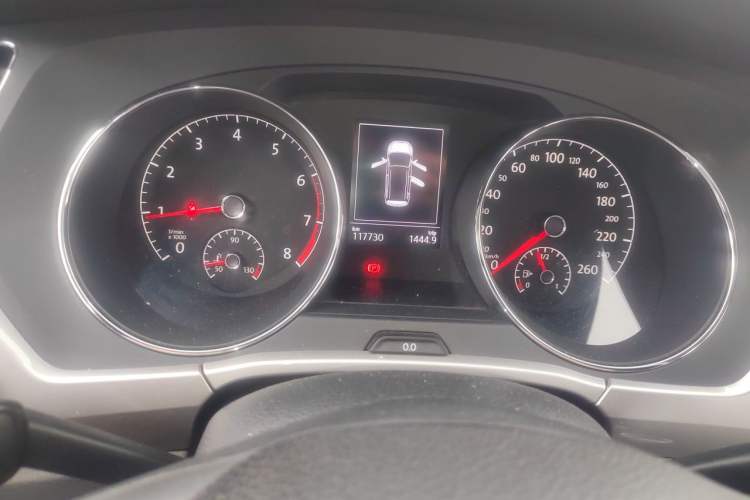 Used Volkswagen Touran 2016 Volkswagen Touran L 280TSI Manual Trend Edition Odometer Close Up