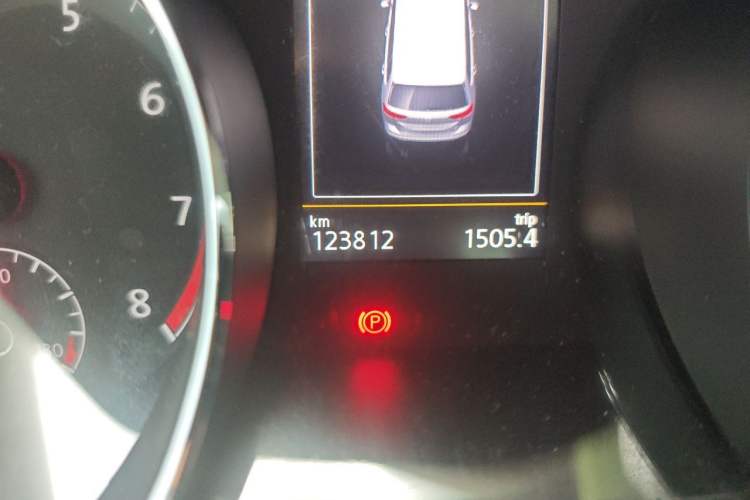 Used Volkswagen Touran 2016 Volkswagen Touran L 280TSI DSG Luxury Edition Odometer Close Up