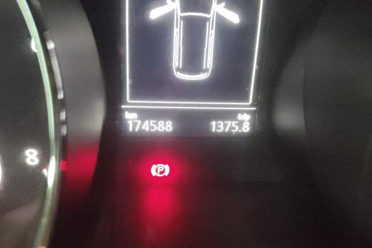 Used Volkswagen Touran 2016 Volkswagen Touran L 280TSI DSG Comfort Edition Odometer Close Up