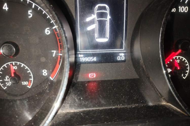 Used Volkswagen Touran 2016 Volkswagen Touran L 280TSI Manual Trend Edition Odometer Close Up