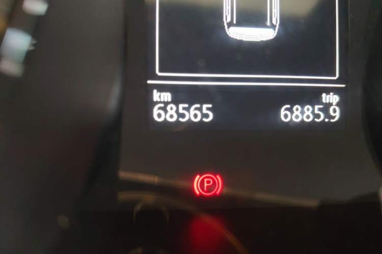 Used Volkswagen Touran 2016 Volkswagen Touran L 280TSI Manual Trend Edition Odometer Close Up