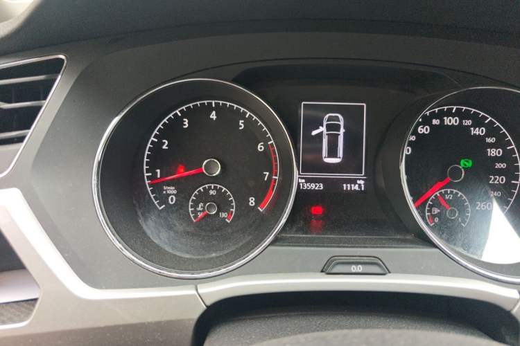Used Volkswagen Touran 2016 Touran L 280TSI DSG Style Edition Odometer Close Up
