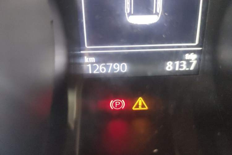 Used Volkswagen Touran 2016 Volkswagen Touran L 280TSI DSG Comfort Edition Odometer Close Up
