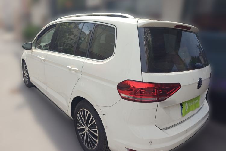 Used Volkswagen Touran 2016 Volkswagen Touran L 280TSI DSG Luxury Edition Rear Left 45 Deg