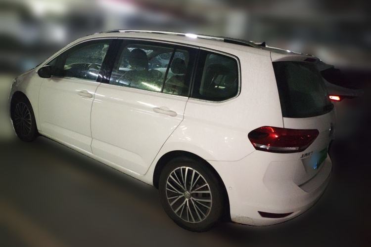 Used Volkswagen Touran 2016 Volkswagen Touran L 280TSI DSG Luxury Edition Rear Left 45 Deg