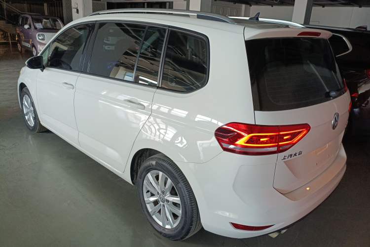 Used Volkswagen Touran 2016 Volkswagen Touran L 280TSI DSG Comfort Edition Rear Left 45 Deg