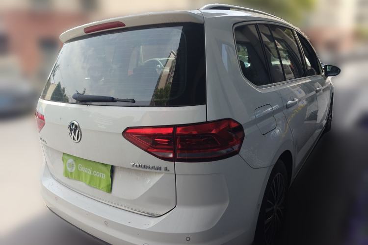 Used Volkswagen Touran 2016 Volkswagen Touran L 280TSI DSG Luxury Edition Rear Right 45 Deg