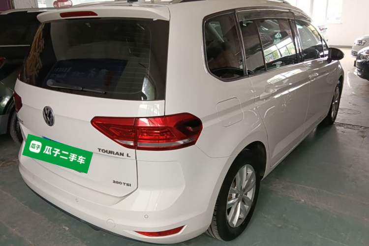 Used Volkswagen Touran 2016 Volkswagen Touran L 280TSI DSG Comfort Edition Rear Right 45 Deg