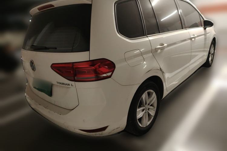 Used Volkswagen Touran 2016 Volkswagen Touran L 280TSI Manual Trend Edition Rear Right 45 Deg
