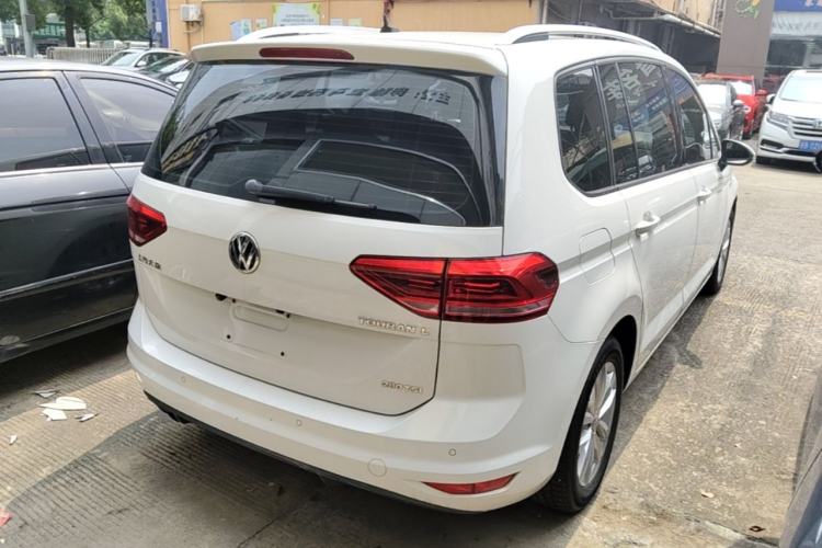 Used Volkswagen Touran 2016 Volkswagen Touran L 280TSI DSG Comfort Edition Rear Right 45 Deg