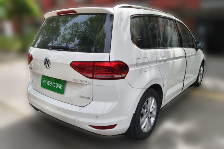 Used Volkswagen Touran 2016 Volkswagen Touran L 280TSI DSG Comfort Edition Rear Right 45 Deg