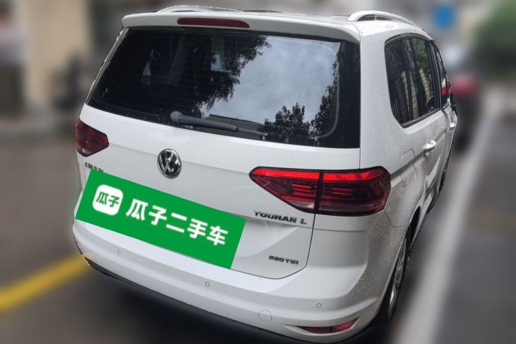 Used Volkswagen Touran 2016 Volkswagen Touran L 280TSI DSG Comfort Edition Rear Right 45 Deg