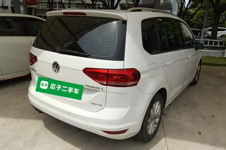 Used Volkswagen Touran 2016 Volkswagen Touran L 280TSI DSG Comfort Edition Rear Right 45 Deg