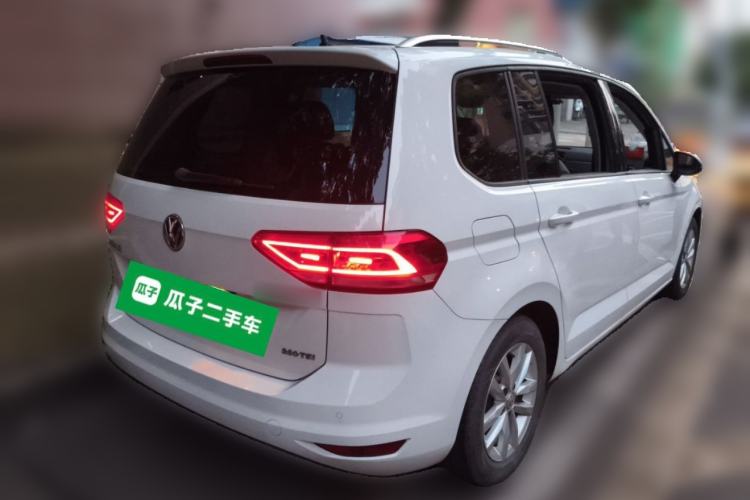 Used Volkswagen Touran 2016 Volkswagen Touran L 280TSI DSG Comfort Edition Rear Right 45 Deg