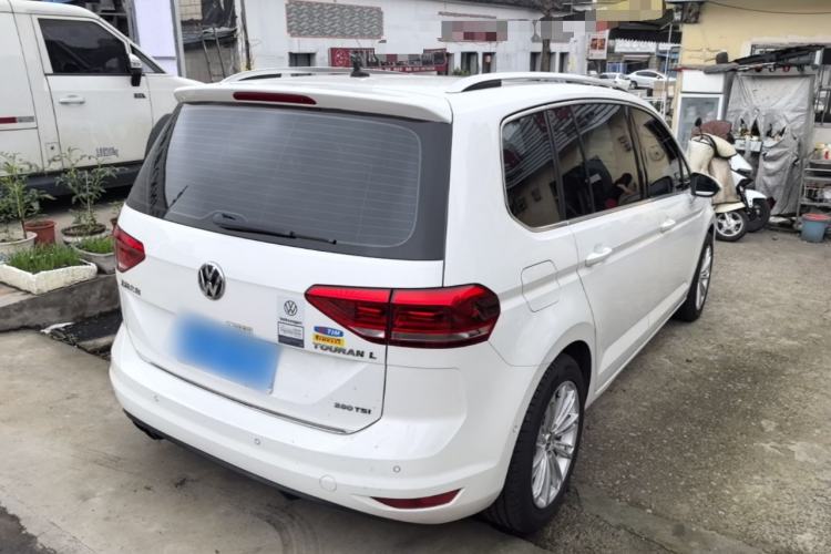 Used Volkswagen Touran 2016 Volkswagen Touran L 280TSI DSG Luxury Edition Rear Right 45 Deg