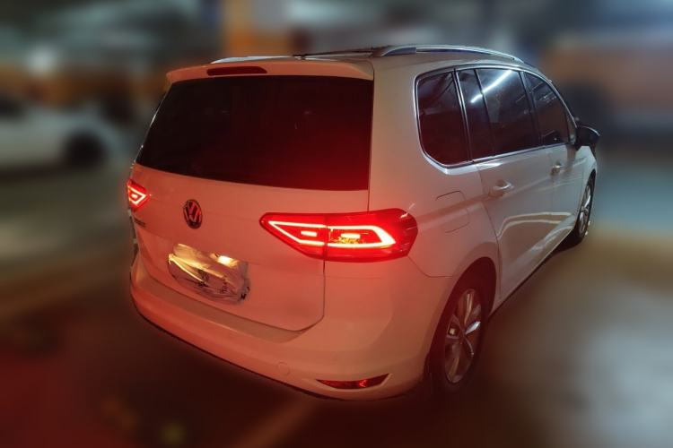 Used Volkswagen Touran 2016 Volkswagen Touran L 280TSI DSG Comfort Edition Rear Right 45 Deg