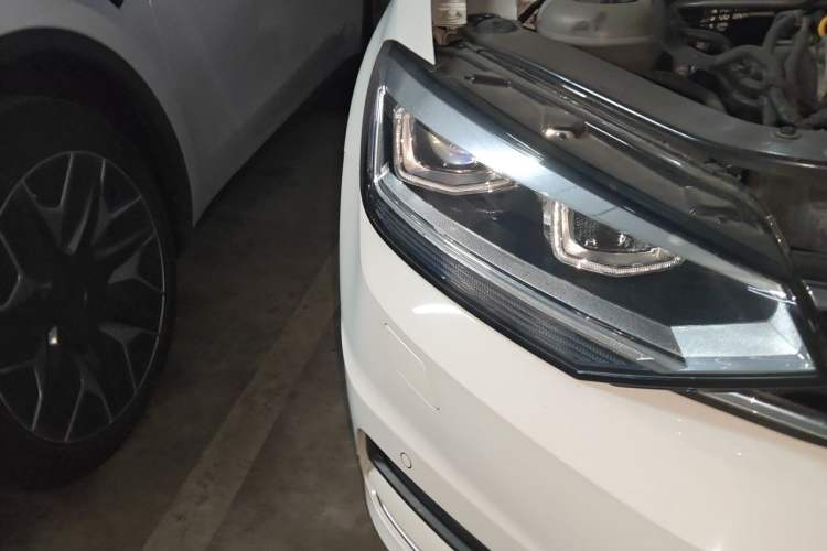 Used Volkswagen Touran 2016 Volkswagen Touran L 280TSI DSG Comfort Edition Right Front Headlight
