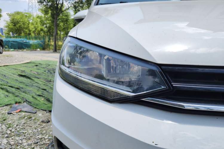 Used Volkswagen Touran 2016 Touran L 280TSI DSG Style Edition Right Front Headlight