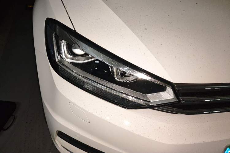 Used Volkswagen Touran 2016 Volkswagen Touran L 280TSI DSG Luxury Edition Right Front Headlight