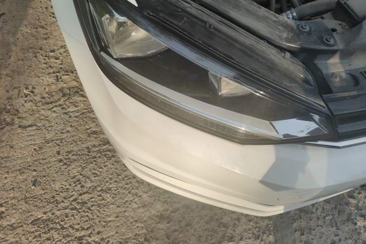 Used Volkswagen Touran 2016 Volkswagen Touran L 280TSI Manual Trend Edition Right Front Headlight