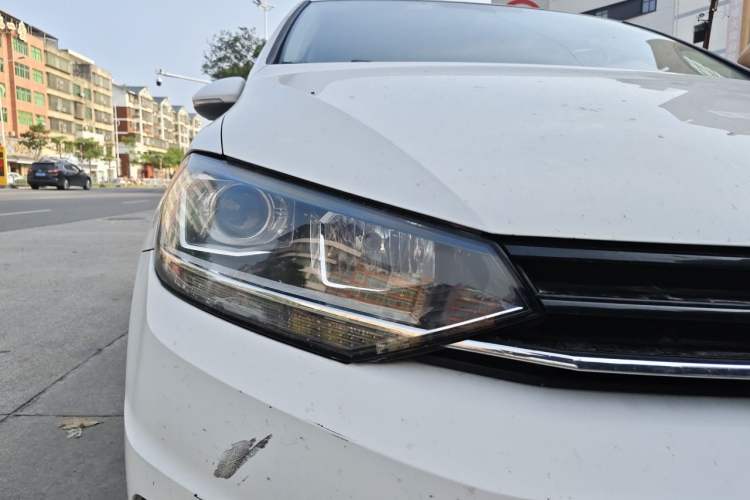 Used Volkswagen Touran 2016 Volkswagen Touran L 280TSI DSG Comfort Edition Right Front Headlight