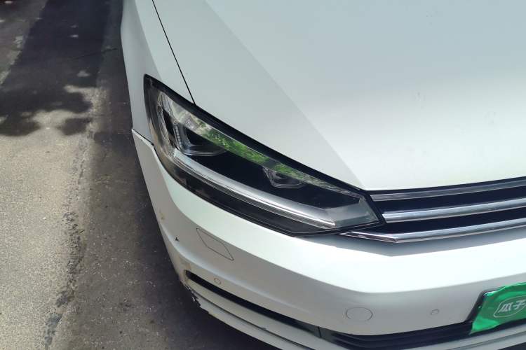Used Volkswagen Touran 2016 Volkswagen Touran L 330TSI DSG Luxury Edition Right Front Headlight