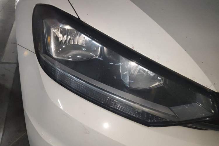 Used Volkswagen Touran 2016 Volkswagen Touran L 280TSI DSG Comfort Edition Right Front Headlight