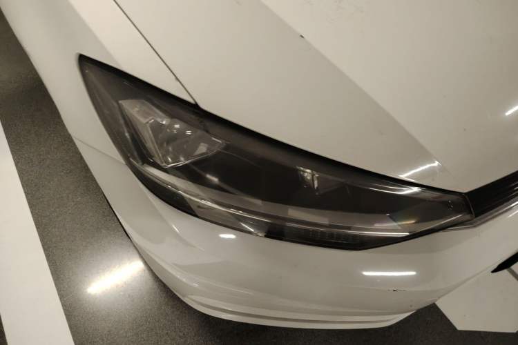 Used Volkswagen Touran 2016 Volkswagen Touran L 280TSI Manual Trend Edition Right Front Headlight