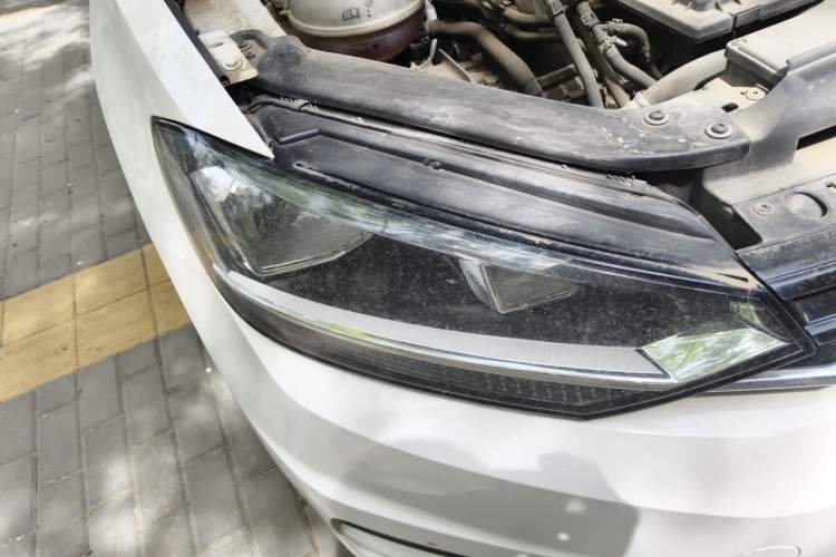 Used Volkswagen Touran 2016 Volkswagen Touran L 280TSI DSG Comfort Edition Right Front Headlight