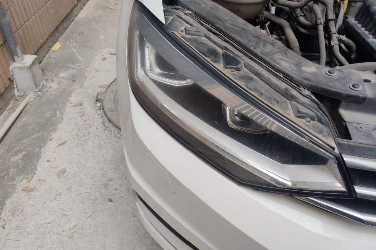 Used Volkswagen Touran 2016 Volkswagen Touran L 280TSI DSG Comfort Edition Right Front Headlight