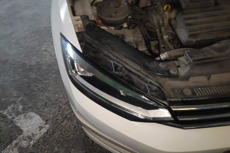 Used Volkswagen Touran 2016 Volkswagen Touran L 280TSI DSG Comfort Edition Right Front Headlight