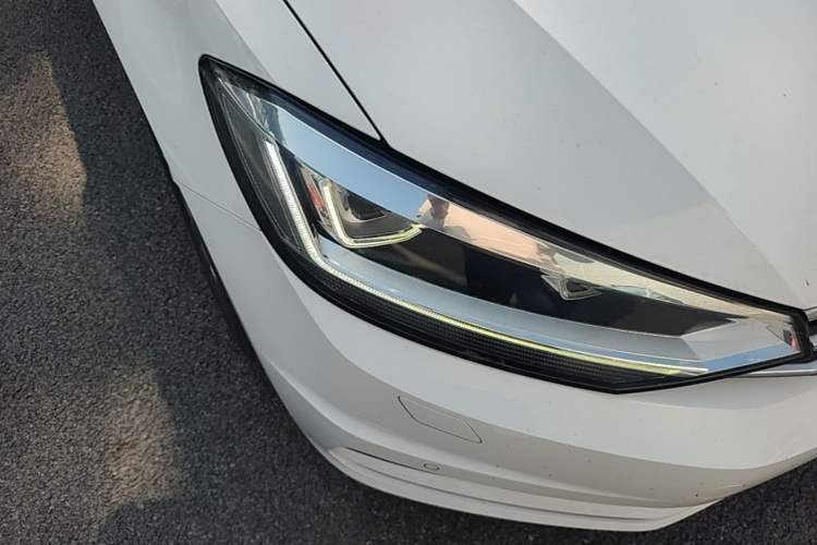 Used Volkswagen Touran 2016 Volkswagen Touran L 280TSI DSG Comfort Edition Right Front Headlight