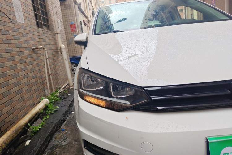 Used Volkswagen Touran 2016 Volkswagen Touran L 280TSI DSG Comfort Edition Right Front Headlight