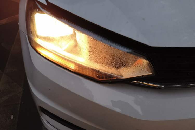 Used Volkswagen Touran 2016 Volkswagen Touran L 280TSI DSG Comfort Edition Right Front Headlight