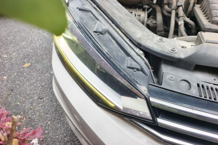Used Volkswagen Touran 2016 Volkswagen Touran L 280TSI DSG Comfort Edition Right Front Headlight