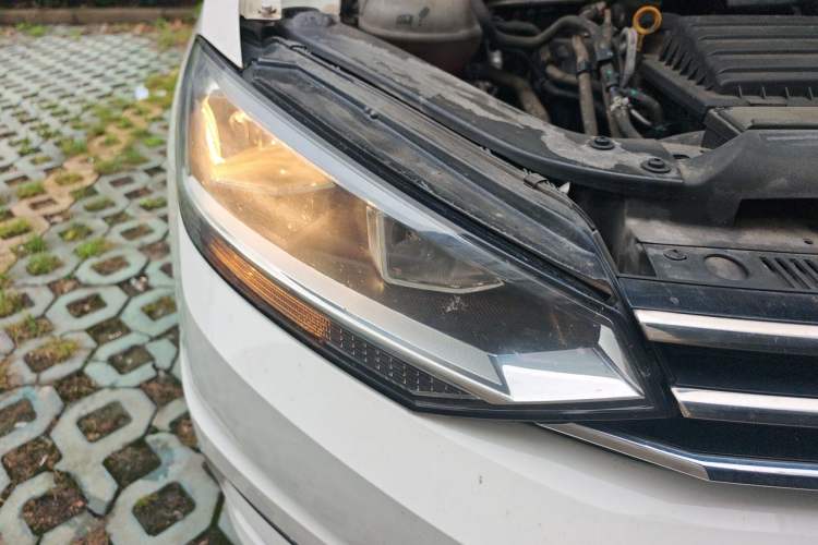 Used Volkswagen Touran 2016 Touran L 280TSI DSG Style Edition Right Front Headlight