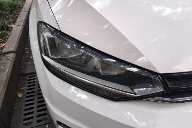 Used Volkswagen Touran 2016 Volkswagen Touran L 280TSI DSG Comfort Edition Right Front Headlight
