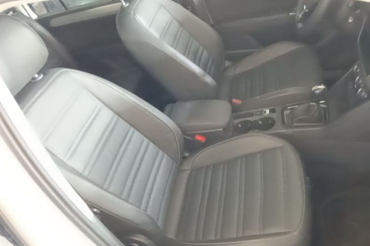 Used Volkswagen Touran 2016 Volkswagen Touran L 280TSI DSG Comfort Edition Right Front Seat