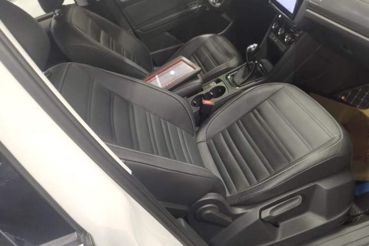Used Volkswagen Touran 2016 Volkswagen Touran L 280TSI DSG Comfort Edition Right Front Seat