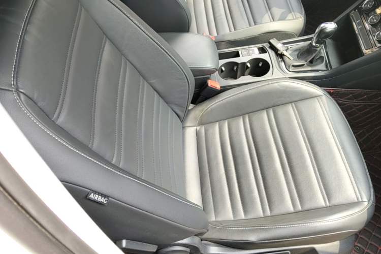 Used Volkswagen Touran 2016 Volkswagen Touran L 280TSI DSG Comfort Edition Right Front Seat