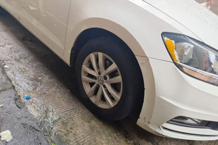Used Volkswagen Touran 2016 Volkswagen Touran L 280TSI DSG Comfort Edition Right Front Wheel Hub