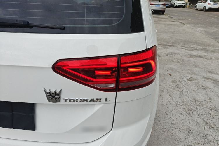 Used Volkswagen Touran 2016 Volkswagen Touran L 280TSI DSG Comfort Edition Right Rear Taillight
